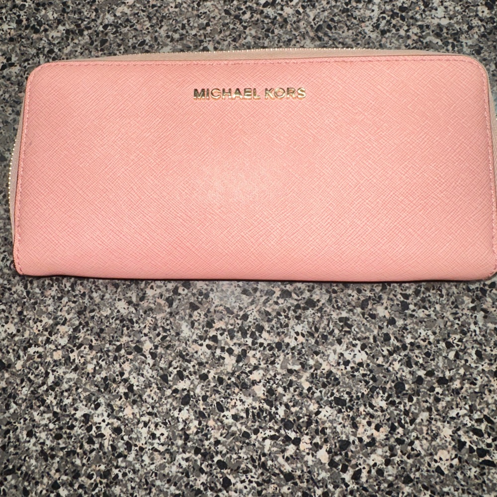 Micheal Kors Pale Pink Travel Wallet